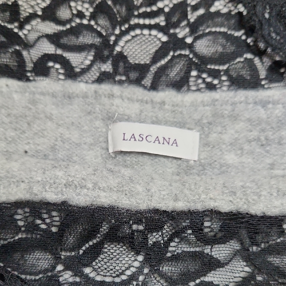 Chic Off-the-Shoulder Gray Sweater with Black Lace - Picture 3 of 8